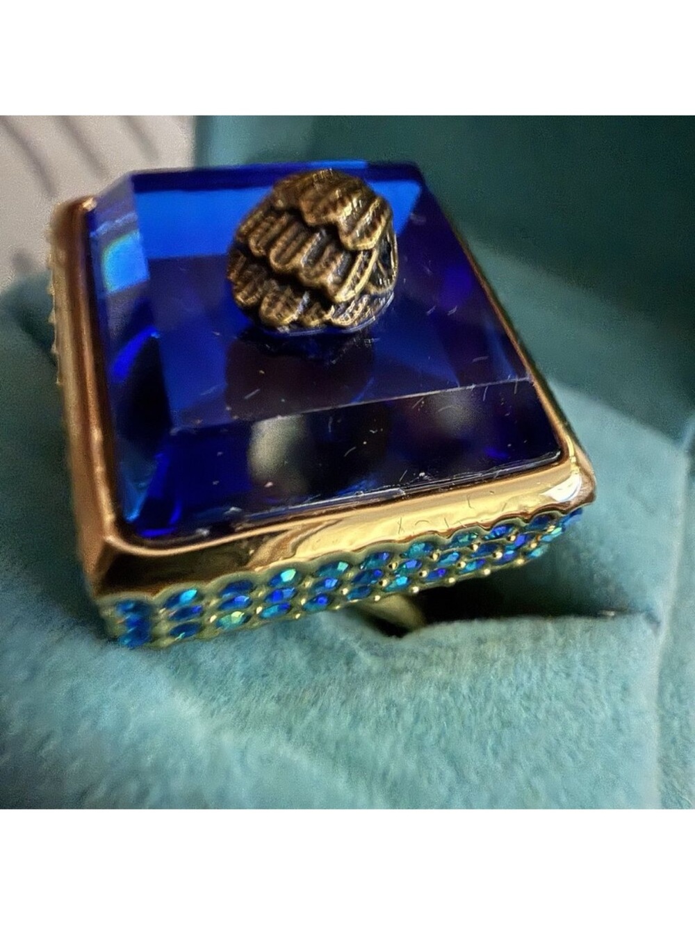 Kurt Geiger London Square
Signature Eagle Head Cocktail
Ring